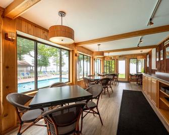 Shallows Resort - Egg Harbor - Dining room