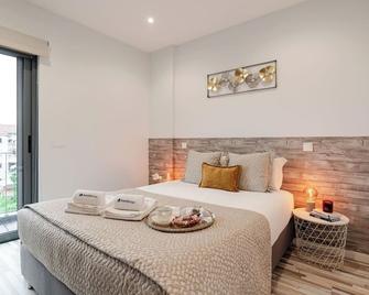 Host Wise - Amadeo Apartments - Vila Nova de Gaia - Sypialnia