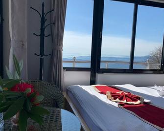 Hotel Pristine Himalaya - Pokhara - Schlafzimmer