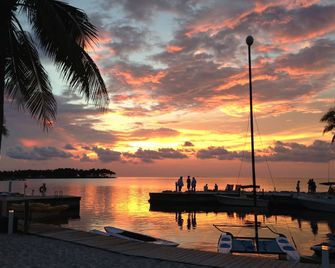 Tranquility Bay 海灘度假酒店 - 馬拉松 - 馬拉松 - 客廳