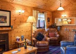 Cozy Cabin with Stunning Loch Lomond Views - Rowardennan - Wohnzimmer