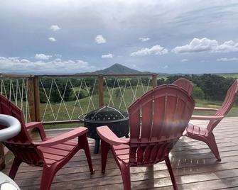 Domescape Glamping - Miches - Balkon