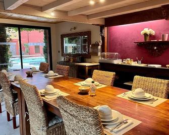 كولور دو سود - شامبر دوت - فالون-بون-دارك - غرفة طعام