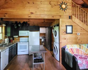 New River & Gauley River family cabin -10 minutes to state & national parks - Hico - Cocina