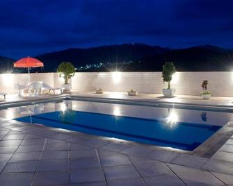 Hotel Central Parque - Sao Lourenco (Brazilië) - Zwembad