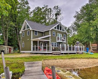 Waterfront Ashland Home about 2 Mi to Downtown! - Ashland - Gebouw