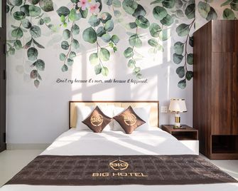 Big Hotel - Hue