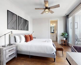 3BD/3.5BA modern townhouse 7 mins from downtown, walking distance to restaurants - Nashville