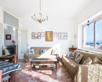 Apartment Corso Cavur - Gaeta - Living room