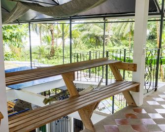 Hotel Pura Natura Beachfront Tortuguero - Tortuguero - Balkon