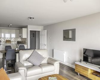 Deluxe 2 bedroom Sea View apartment in Salthill, Galway - Galway - Living room