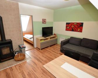 Comfy Holiday Home Near Forest In Medenec - Kovářská - Living room