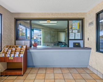 Magnolia Inn Townhouse Hattiesburg Ms I-59 - Hattiesburg - Front desk