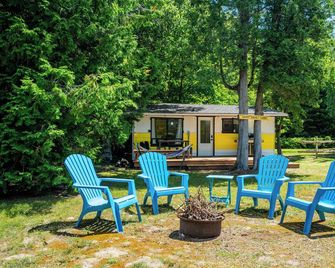 the Sandy Sunset Cabin at Sauble Beach - Sauble Beach - Innenhof