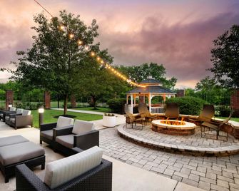 Courtyard by Marriott Philadelphia Valley Forge/Collegeville - Collegeville - Patio