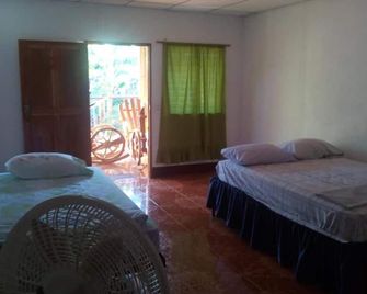 Inn Hospedaje Bullshark - Altagracia - Bedroom