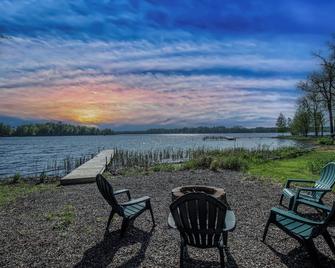 Lena's Northern Pines Resort - Park Falls - Patio