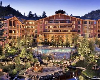 Luxury 2 Br/3 Full Baths At The Top Of The Grand Sierra Lodge!!!! - ממות' לייקס - בניין