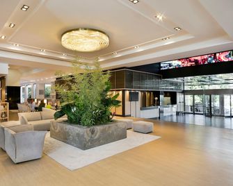 Melia Madrid Barajas - מדריד - לובי