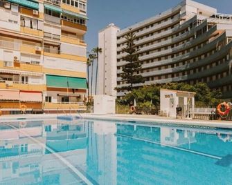 Estudio en Torre del Mar a 3 minutos andando de la playa - Torre del Mar - Piscine