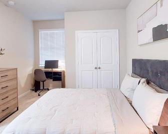 Joyful Retreat: 3 Bedroom - Cypress - Bedroom