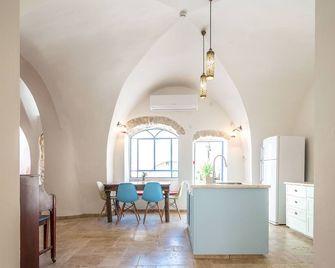 The Way Inn - Boutique Suites - Zefat - Balkon