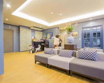 Baba House Phuket Hotel (SHA Plus+) - Wichit - Recepción
