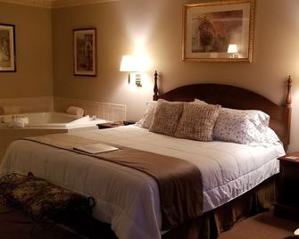Evening Shade Inn - Eureka Springs - Bedroom