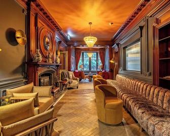 Pine Trees Hotel Pitlochry - פיטלורכי - טרקלין