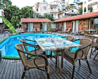 Keskin Apart Hotel - Menderes - Alberca