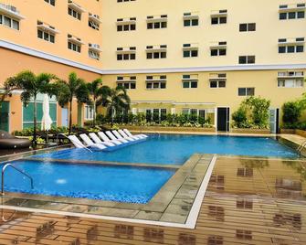Jfam Suites, C15l 1br Condo, 7 Pax - All In! - Biñan - Piscina