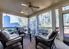 Inviting home located in The Landing at Reynolds Lake Oconee - Greensboro - Balkon