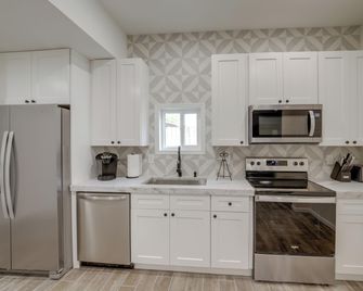 Lakefront Jackson Vacation Rental w/ Shared Yard - Jackson - Kitchen