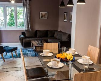 Anafis Comfort In Athens - Glyfada - Dining room