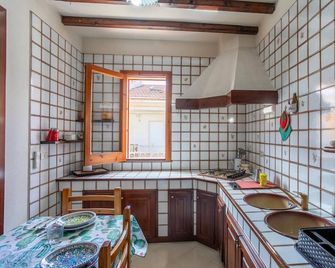 Lovely home in Santa Croce Camerina - Santa Croce Camerina - Kitchen