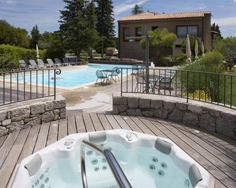 Logis Auberge Les Murets Hotel Restaurant Spa - Chandolas - Pool