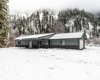  streamside Reflections-Quiet Home-Private Pond- Superior, Mt - Superior - Building