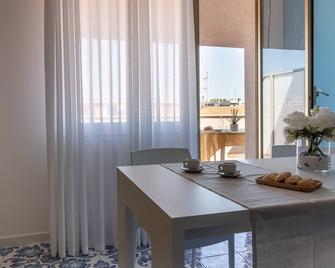 Penthouse With Large Sea View Terrace And Parking Space - Martinsicuro - Sala pranzo