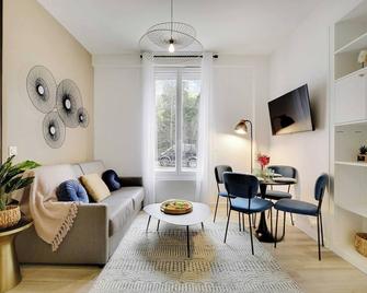 Lovely apartment - 1BR-4P - Buttes-Chaumont - Pariisi - Olohuone