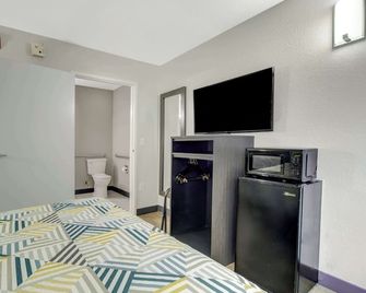 Motel 6 Venice. Fl - Venice - Bedroom