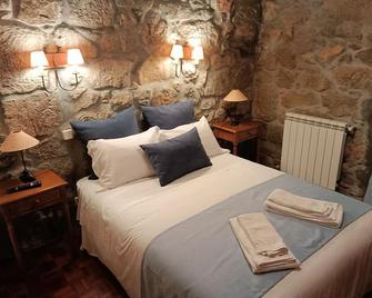 bed & Breakfast - Manteigas - Habitación