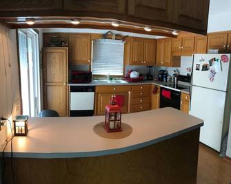 High Speed Internet - Great Back Deck View - Culligan Softener & Water - Omaha - Kitchen