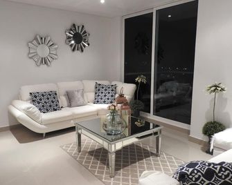 Condominio Reserva del Mar, Apto Estilo Resort, Salida Privada a la Playa - Santa Marta - Living room