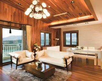 Sungho Resort - Gyeongju - Living room
