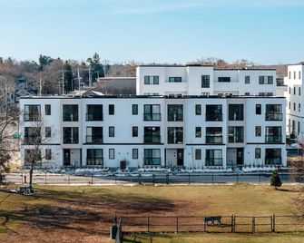 Downtown Traverse City Apartment near West Bay - Traverse City - Building