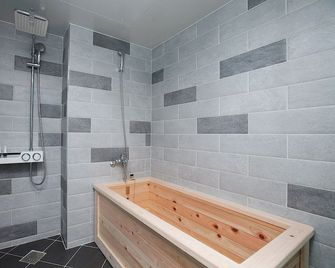 Eins Hotel - Seogwipo - Bad