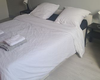 Large house for up to 17 people BREST - Brest - Κρεβατοκάμαρα