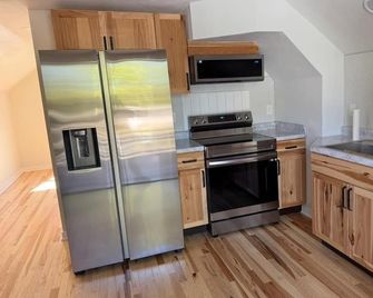 Beautiful 1-bedroom townhome in wonderful Sauk City - Sauk City - Cocina