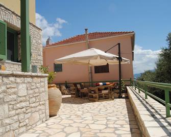 Villa Tati Studios Apt1 - Mýtikas - Balcón