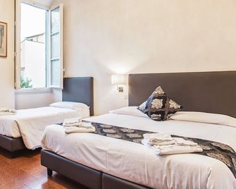 Hotel St. James - Florencia - Habitación